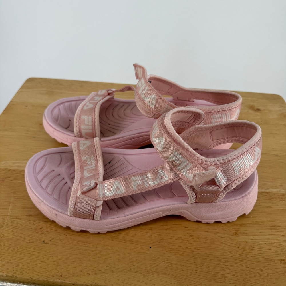 Fila Strappy Sandals Womens Size 9 Pink Logo Sporty Outdoor Summer Barbiecore